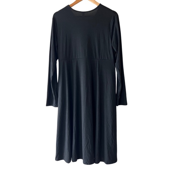 Grecerelle Black Long Sleeve Wrap V-neck Dress - Picture 2 of 12